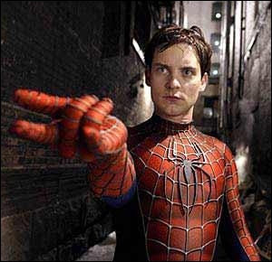 Peter Parker vient juste de découvrir ses pouvoirs, le héros est joué par Tobey Maguire :