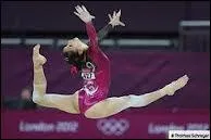 Les gymnastes portent :