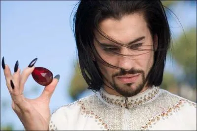 Quel est le lien de parent entre Vashan et Alex ?