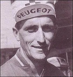 N le 30 novembre 1937, ce coureur cycliste anglais est mort sur les pentes du mont Ventoux le 13 juillet 1967.