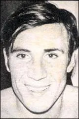 N le 05 mars 1941  Ciboure, 3/4 aile de St-Jean-de-Luz, aux 2 slections, il disparut tragiquement lors d'un accident de voiture le 04 janvier 1968, peu de temps aprs un autre trs grand du rugby.