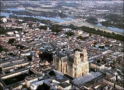 Comment s'appelle le gentil d'Orlans ?