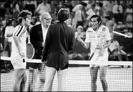 Marque spcialise dans la fabrication d'artciles de sport dont le tennis. Mes premires balles ont t utilises lors de l'US Open 1979. Quel est mon nom ?