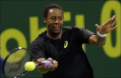 Marque spcialise dans la production d'articles de sport. Je fournis actuellement les vtements de Monfils. Quel est mon nom ?