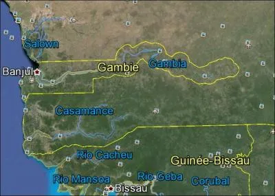 Dans quel pays d'Afrique la Gambie est-elle enclave ?