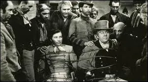 En 1939, Alfred Hitchcock runit Charles Laughton et Maureen O'Hara dans un excellent thriller. De quel film s'agit-il ?