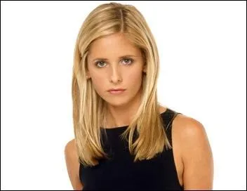 Dans quelle srie culte joue l'actrice de la question prcdente ?