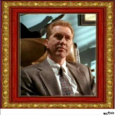 Qui est le maire de Sunnydale ?