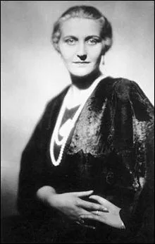 Elle voulait atteindre le sommet de la socit et se suicida en 1945. Qui est cette femme marie en premire noce  Gnther Quandt, l'un des hommes les plus riches d'Allemagne ?