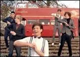 Dans le clip  One Thing , qui chante en premier ?