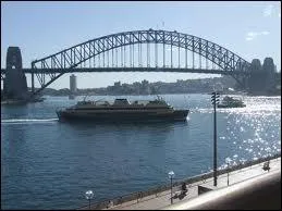 Quel pont australien est le pont le plus large au monde ?