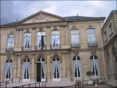 A quelle adresse se trouve le ministre de la Dfense ?