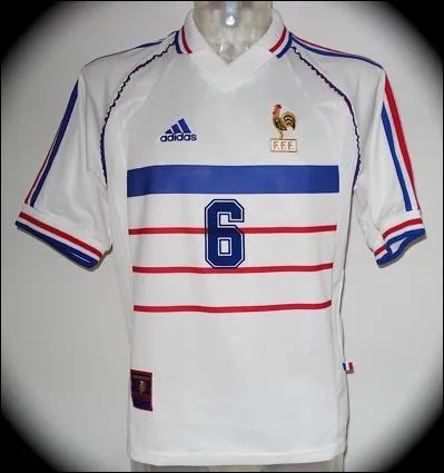 Lors de quelle comptition la France a-t-elle eu l'occasion de porter ce maillot ?