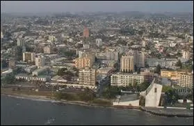 O est situ le port de Libreville ?