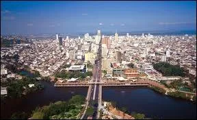 O situez-vous le port de Guayaquil ?