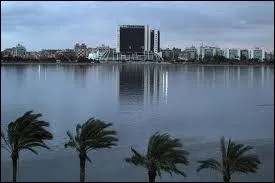 Voici la vue de Benghazi. O se situe ce port ?