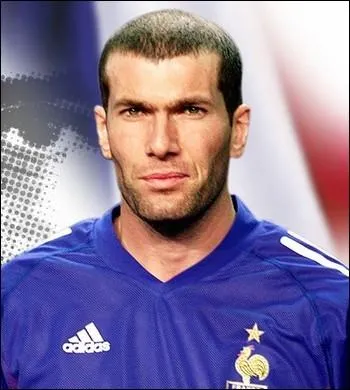 Footballeur international franais, Zinedine Zidane a effectu sa premire saison de division 1 en 1988 avec quel club ?
