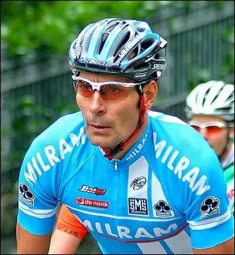 Avec 6 victoires au total, ce champion cycliste est le recordman  ce jour du classement par points du Tour de France ... .