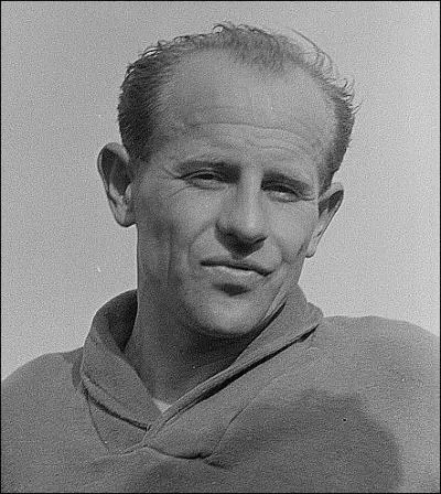 Emil Zatopek, coureur de fond tchcoslovaque est le seul athlte  avoir remport le 5 000 m, le 10 000 m et le marathon au cours d'une mme dition des J. O. Quelle est cette Olympiade ?