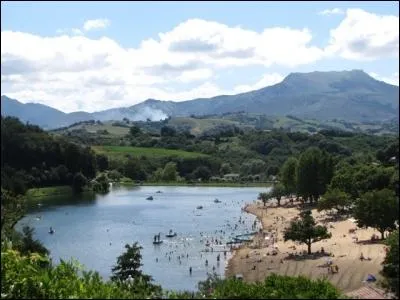 La Nivelle prend sa source en :