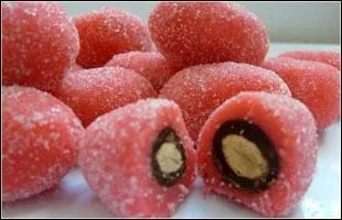 Ces friandises sont une spcialit paloise. Il s'agit d'amandes recouvertes de chocolat fin et enveloppes de pte d'amande aromatise  la framboise, gingembre et armagnac. Ce sont des...