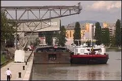 O est situ le port fluvial de Ble ?