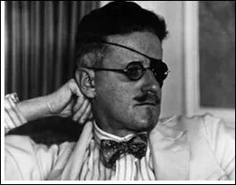 N  Dublin en1882, il s'installa  Paris pour finir ses tudes. Il enseigna en Suisse. Premier ouvrage, recueil de pomes en 1907, il eut pas mal de dmls avec la censure. Participa  dada :