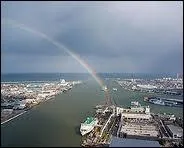 Un arc-en-ciel apparat sur l'image du port de Niigata. Quel est son pays ?