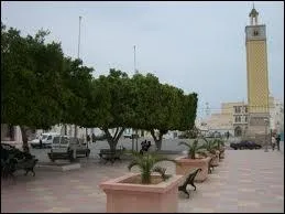 O est localis le port de Zarzis ?