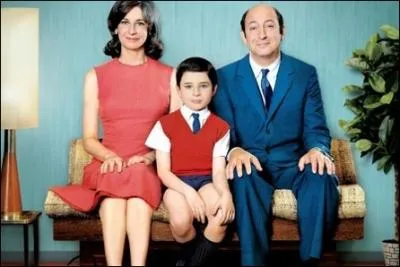 Quel accessoire empche le petit Nicolas et ses camarades de taper sur Agnan, le premier de la classe ?