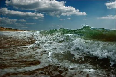 Quel nom donne-t-on  l'amplitude entre le point le plus haut et le plus bas d'une mare ?