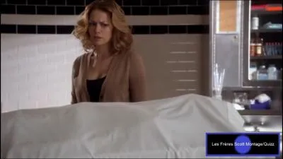 Qui est sous le drap ?