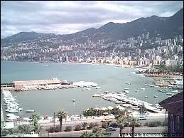 Voici le port de Jounieh. Attribuez-lui son pays.
