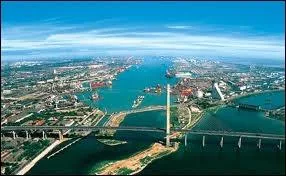 O est situ le port de Tianjin ?