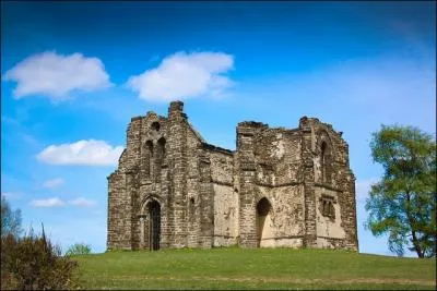 Quel mont en limite du plateau de Millevaches fut le lieu du bataille entre l'arme allemande et les maquisards de Georges Guingouin ?