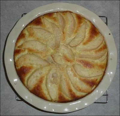 Quel fruit sert  la confection de la flaugnarde ?