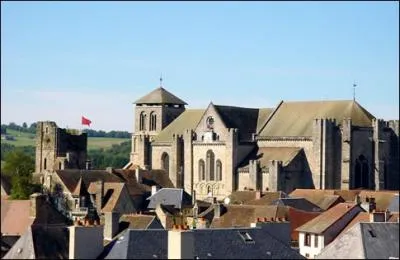 Saint-Yrieix est connu pour :