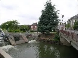 De quelle rivire la Sambre est-elle un affluent ?