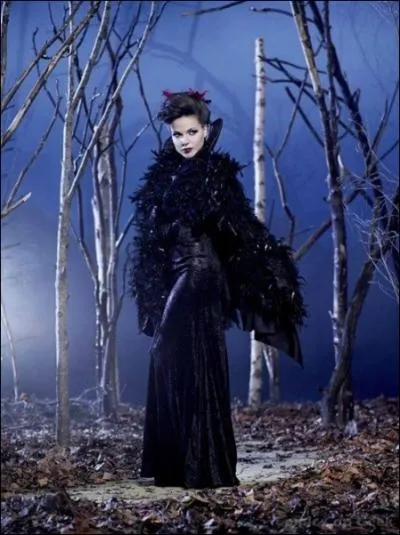 Pourquoi Rgina lance-t-elle la maldiction ?