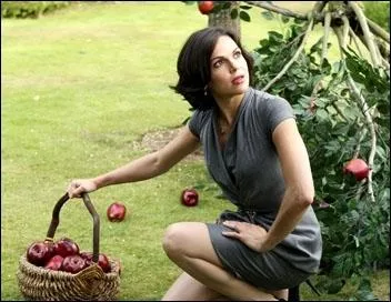 C'est la mre adoptive de Henry et elle le maire de Storybrooke. Comment s'appelle-t-elle ?