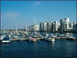 Voici une photo du port d'Helsingborg. Quel est son pays ?