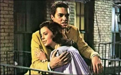 Nathalie Wood et Richard Beymer dans :