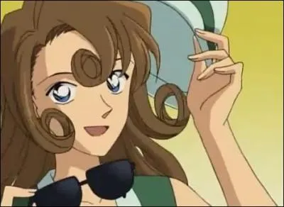 Yukiko, la mre de Shinichi connat trs bien une personne des hommes en noir. Laquelle ?