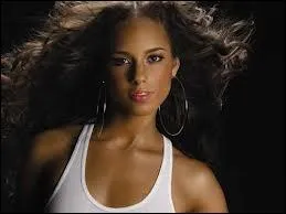 Quel est l'artiste qui a gagn le prix de l'artiste fminine internationale de l'anne ?