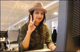 Il faut encore compter et compter... ! Avec combien d'artistes Tal enregistre-t-elle le titre  Les ricochets  ?