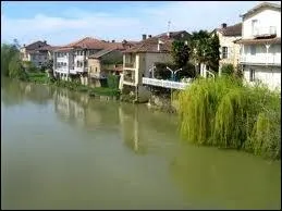 Dans quel dpartement la Douze prend-elle sa source ?