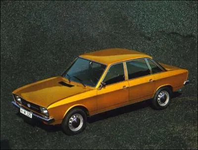 Quelle est cette berline, premire traction avant de sa marque ?