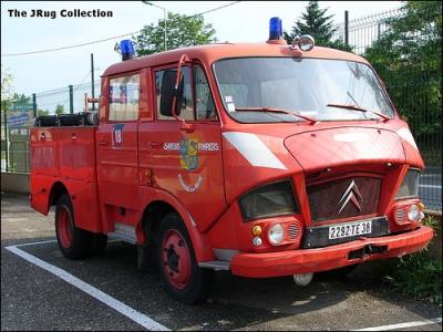Ici en camion de pompier, de quel nom de personnage célèbre de roman policier fut-il baptisé ?