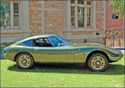 Race et fline, cette auto est une :