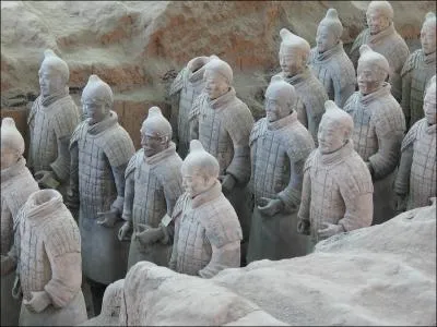 Arme de milliers de soldats enterre, galement appele l'Arme de terre cuite, il s'agit du :